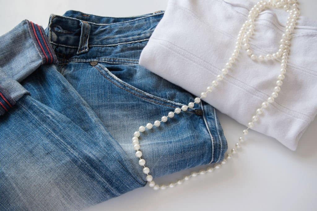 Can You Wear a Pearl Necklace with Jeans