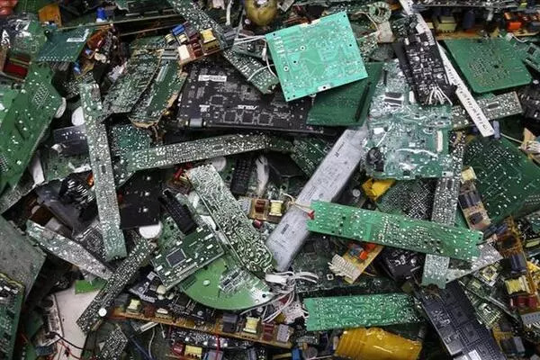 Clearing Clutter and Going Green - The Advantages of Selling Your Recycling Electronics