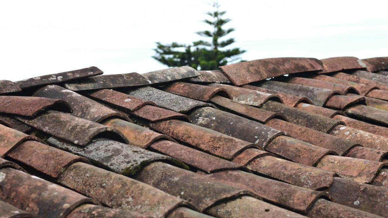 8 TIPS FOR EXTENDING THE LIFESPAN OF YOUR NEW ROOF